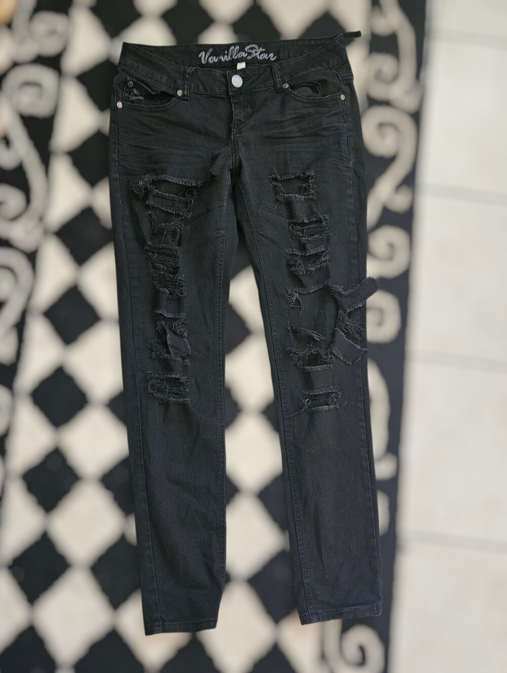 Windsor Star Black Distressed Women’s Jeans